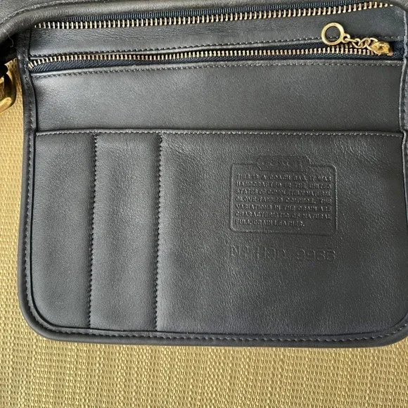 Vintage Coach Navy Legacy Zip #9966 Leather Shoulder Bag with Gold Hardware - Picture 5 of 11